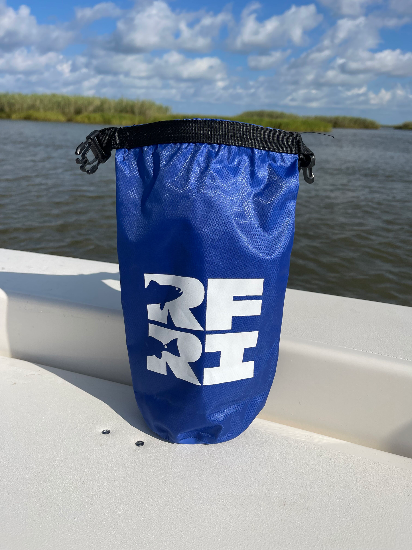 RFRI Touch Screen Dry Bag – 7” x 11.5"